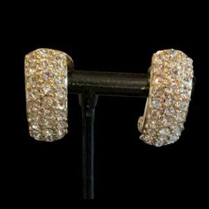 Beautiful Vintage Clip Earrings 